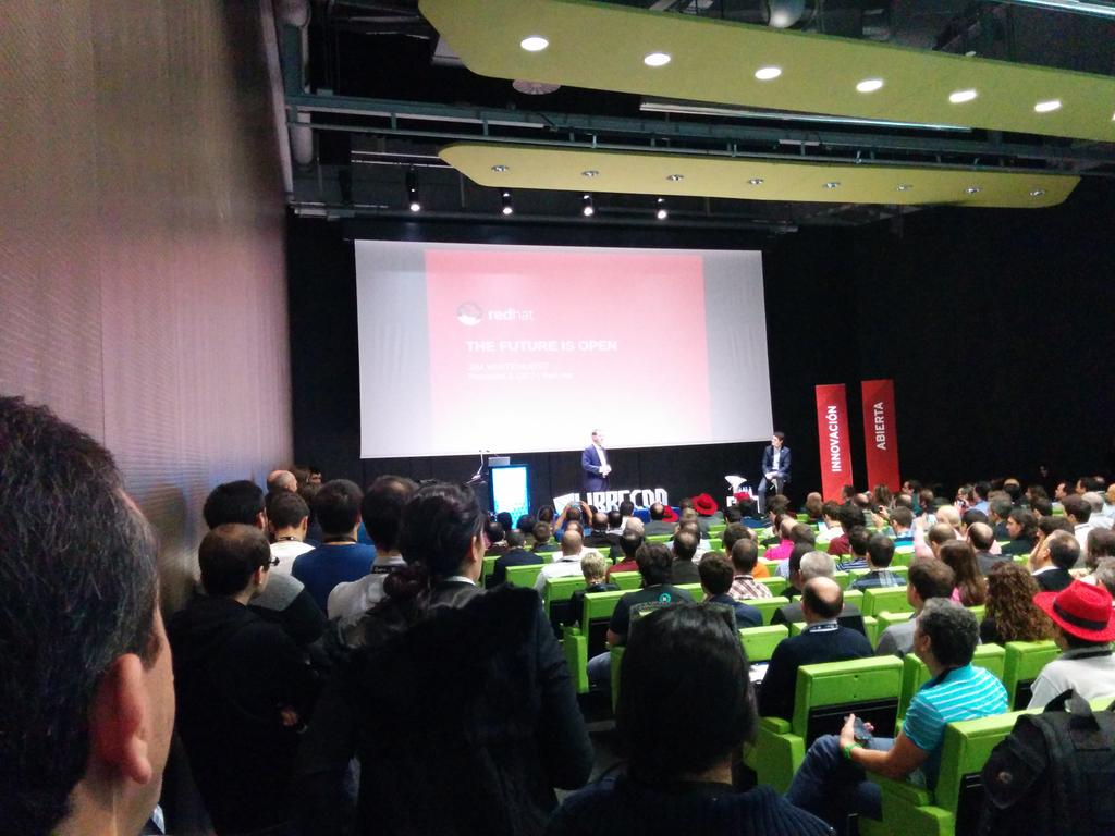 vantpc's tweet image. El CEO de RedHat en #Librecon2014