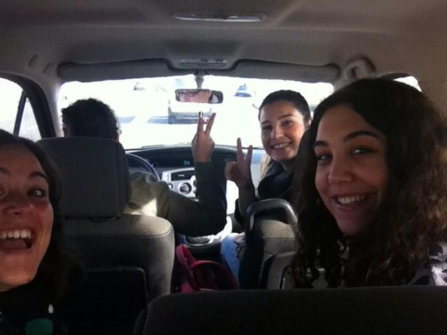 mj_pique's tweet photo. Camino Albaida para entrevistar a servicios sociales @juanj7 #dpo http://t.co/ShiqdTWZTo