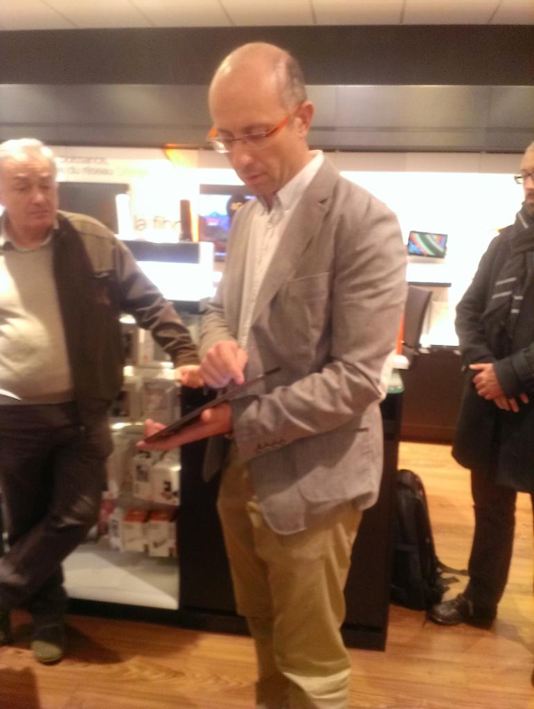 #vivreDansMaVille présent à la boutique Orange de #Saint-Brieuc