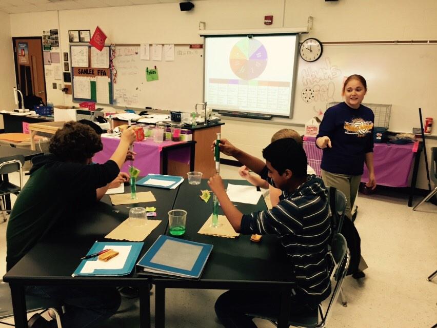 leecocareertech's tweet photo. Great instruction is always going on @SanLeeMS #biotech #nccteworks #careerteched http://t.co/HrY1LhjY18