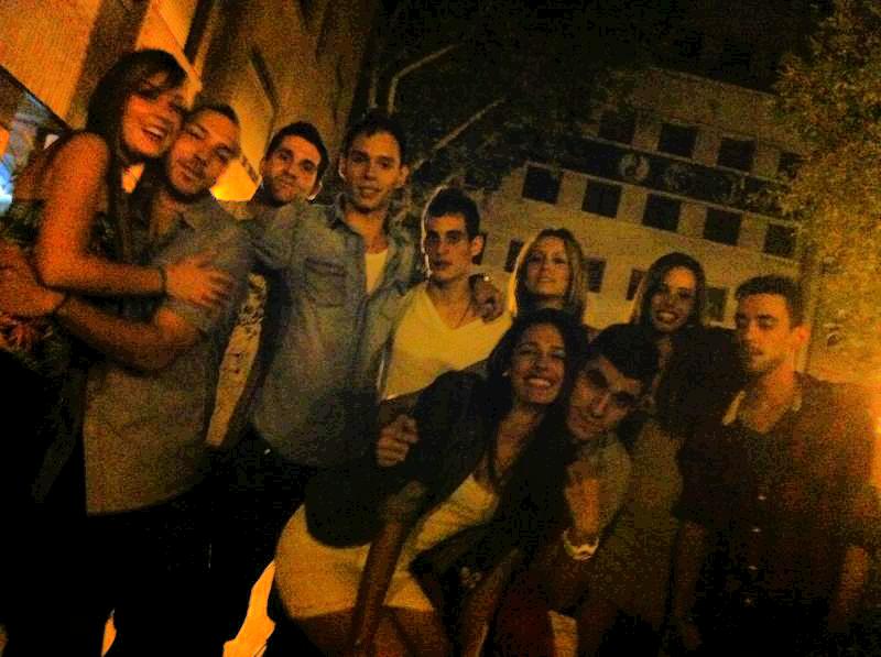 luciiapgarcia's tweet photo. Y mis chavales,aun que faltan porque en una foto dificl que quepamos todos @lospisoss y @OyvGh15 con ellos siempre! http://t.co/7v0BVHS4rT