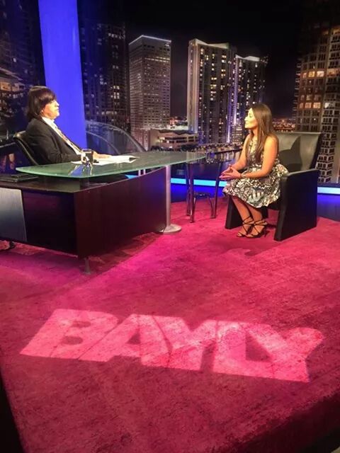AmandaZoeTM's tweet photo. La princesa @karlamonroig luciendo divina en el programa @BaylyTV @Brujasmiami 😍😊😘😘❤ http://t.co/2BKa9ggTLW