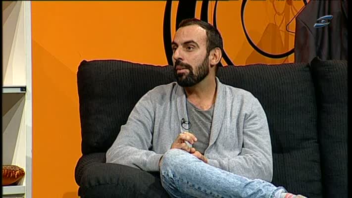 [VÍDEO] bit.ly/1tGMD2E <a href="/entradalliure/">Entrada Lliure</a> amb Raul Ramos <a href="/BlancFest/">Blanc!</a> aquest cap de setmana a #Vng <a href="/ajuntamentvng/">Vilanova i la Geltrú</a>