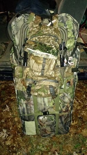 GhostBlind's tweet photo. Not only is the blind awesome but the bag works for carrying all your gear in too like a chair, a backpack &amp; 2 decoys http://t.co/DfmSQCaJdh