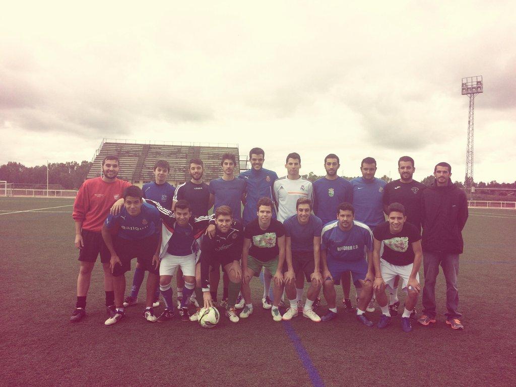 AbelCidoncha4's tweet photo. Menudo equipazo, menudos amigazos, menuda FAMILIA !!! http://t.co/JLge2PX2SM