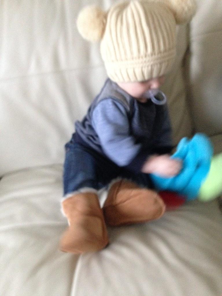 1Meganbegg's tweet photo. Love's his wee toy😛 http://t.co/m9HJ64mbjq