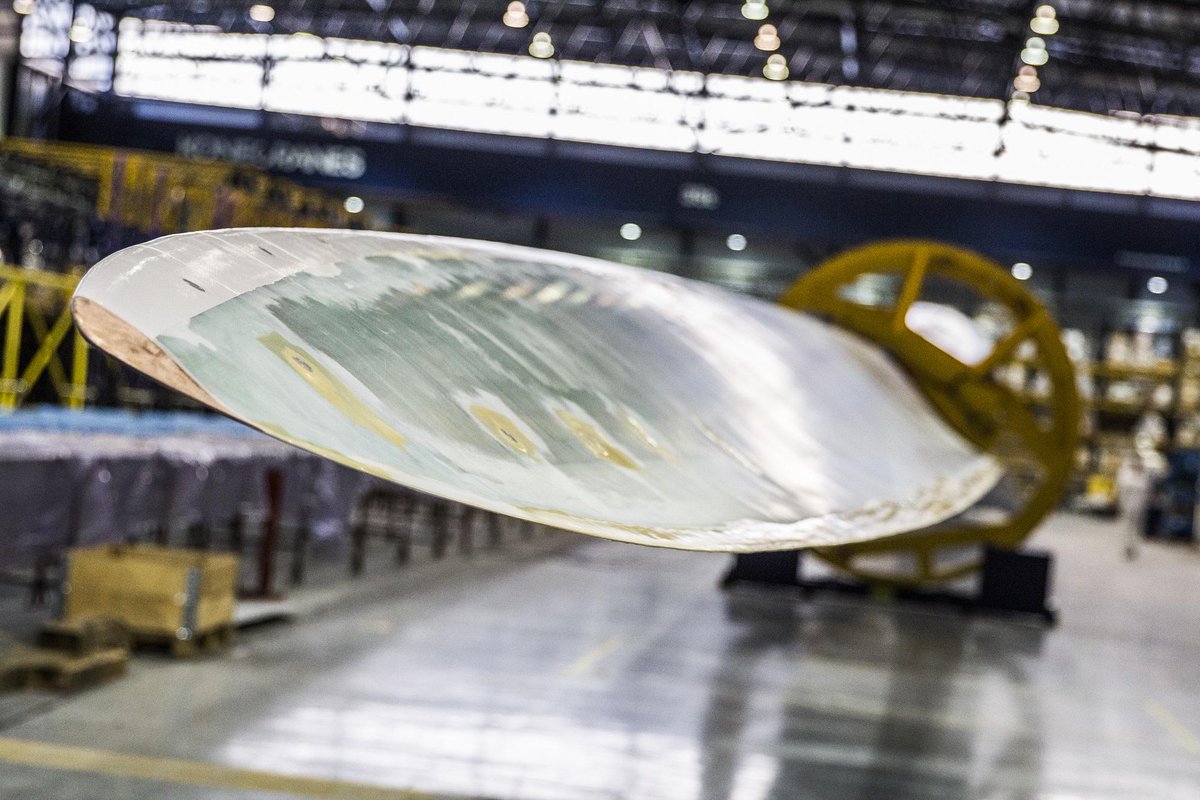 BBCRadioSolent's tweet photo. Isle of Wight wind turbine blades deal announced http://t.co/7uaonGHxyu http://t.co/6h560SDlXQ