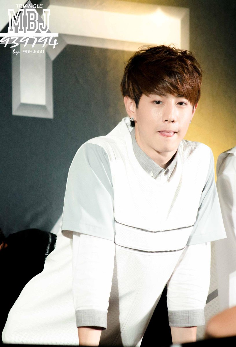 TriangleMBJ's tweet photo. Have you voted yet today? #TeamGOT7 #626DimSum @mtuan93 http://t.co/3rwrWQgzsa
[HQ] http://t.co/PSIYPs62dd http://t.co/RHrdSp8v3K