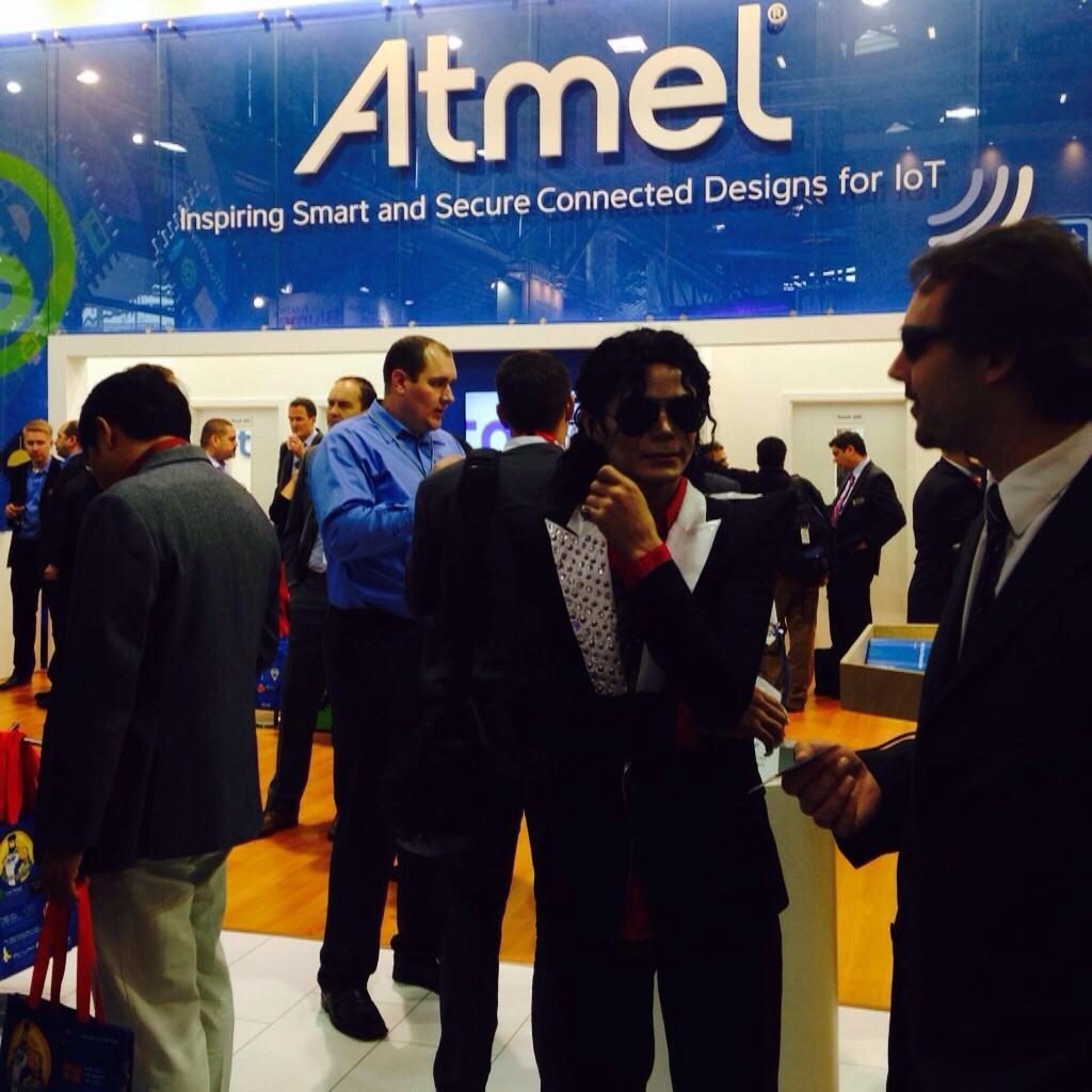 MicrochipMakes's tweet photo. Wanna be smartin' somethin'? MJ pays a special visit to the booth, courtesy of @digikey! #Elec14 #AtmelLive http://t.co/V7a3k1lVxb