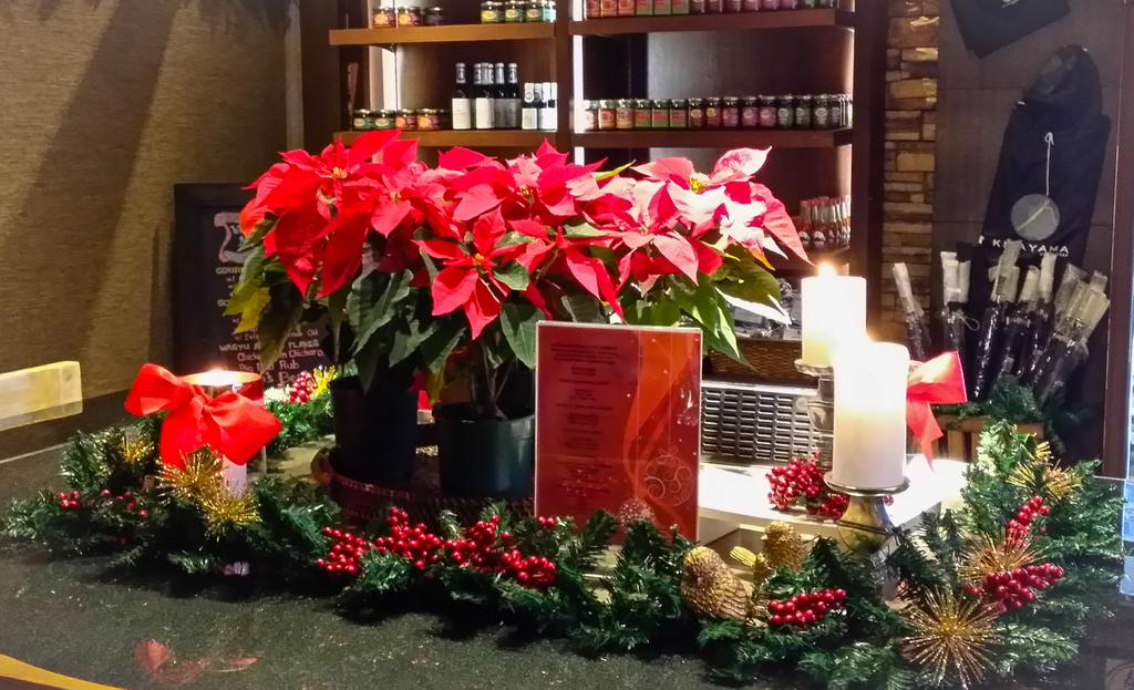 KitayamaBeef's tweet photo. Its beginning to look a lot like Christmas at the Kitayama Meat Shop 🎄🎄🎄 http://t.co/obRscdXTIx