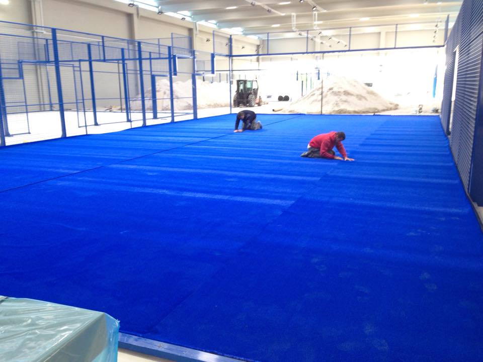 Sois los primeros en ver como esta quedando la pista central de Cub. 
#padel #pista #cubspostscentre #vamosCuberos