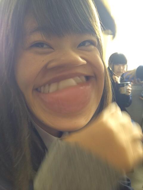 ayachan_pom's tweet photo. なかなかブサイクカメラ 
たのしいよな。
植田かなおもろし。 http://t.co/3a1YRV79Ps