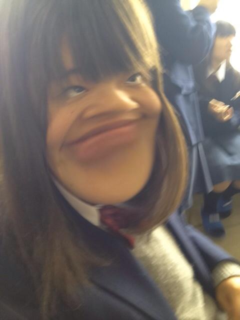 ayachan_pom's tweet photo. なかなかブサイクカメラ 
たのしいよな。
植田かなおもろし。 http://t.co/3a1YRV79Ps