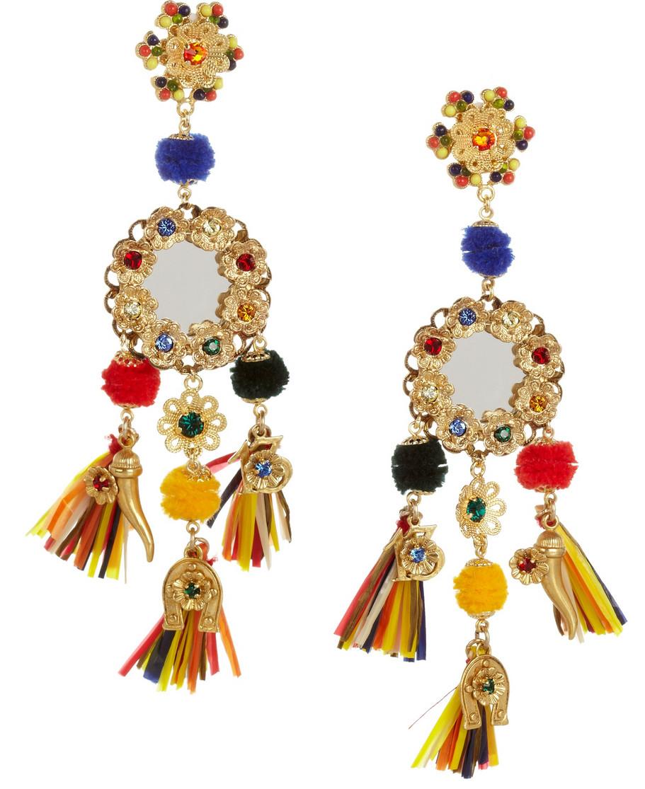 Anting penuh nuansa festival beraksen tassel dari Dolce &amp; Gabbana akan memberikan penampilan penuh gaya! #Fashion101