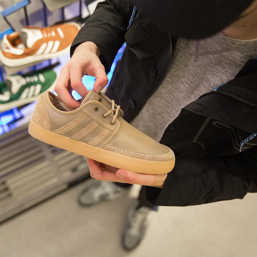Odio Nota Ingenieria size? on Twitter: "adidas Originals Seeley Boat 'Casual Deck' - size?  Exclusive - Available now, priced at £60: http://t.co/7xg9S4bfg0  http://t.co/o8SockImmn" / Twitter