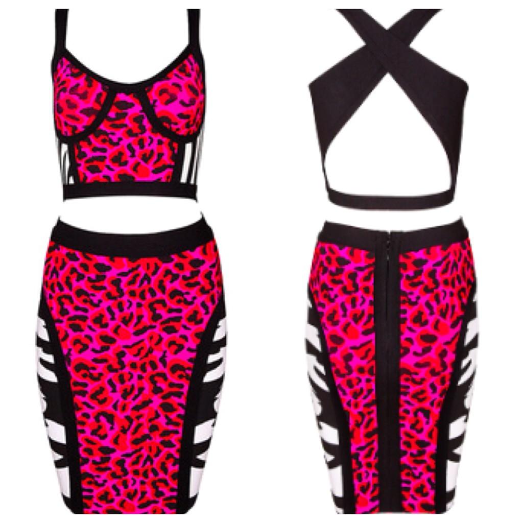 Dress Up Doll tweet media