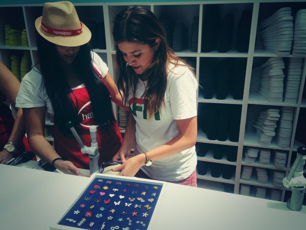 KFMza's tweet photo. The KFM Crew is hard at work to step into summer with @SA_Havaianas_SA! @cands_botha almost ready to sport #myhavis http://t.co/RgAmZeAd4z