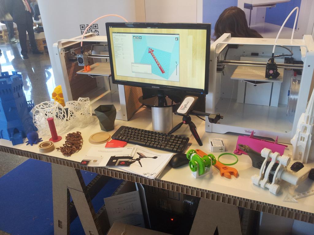 Videona_es's tweet image. En el stand de @Tumakers #librecon #Librecon2014