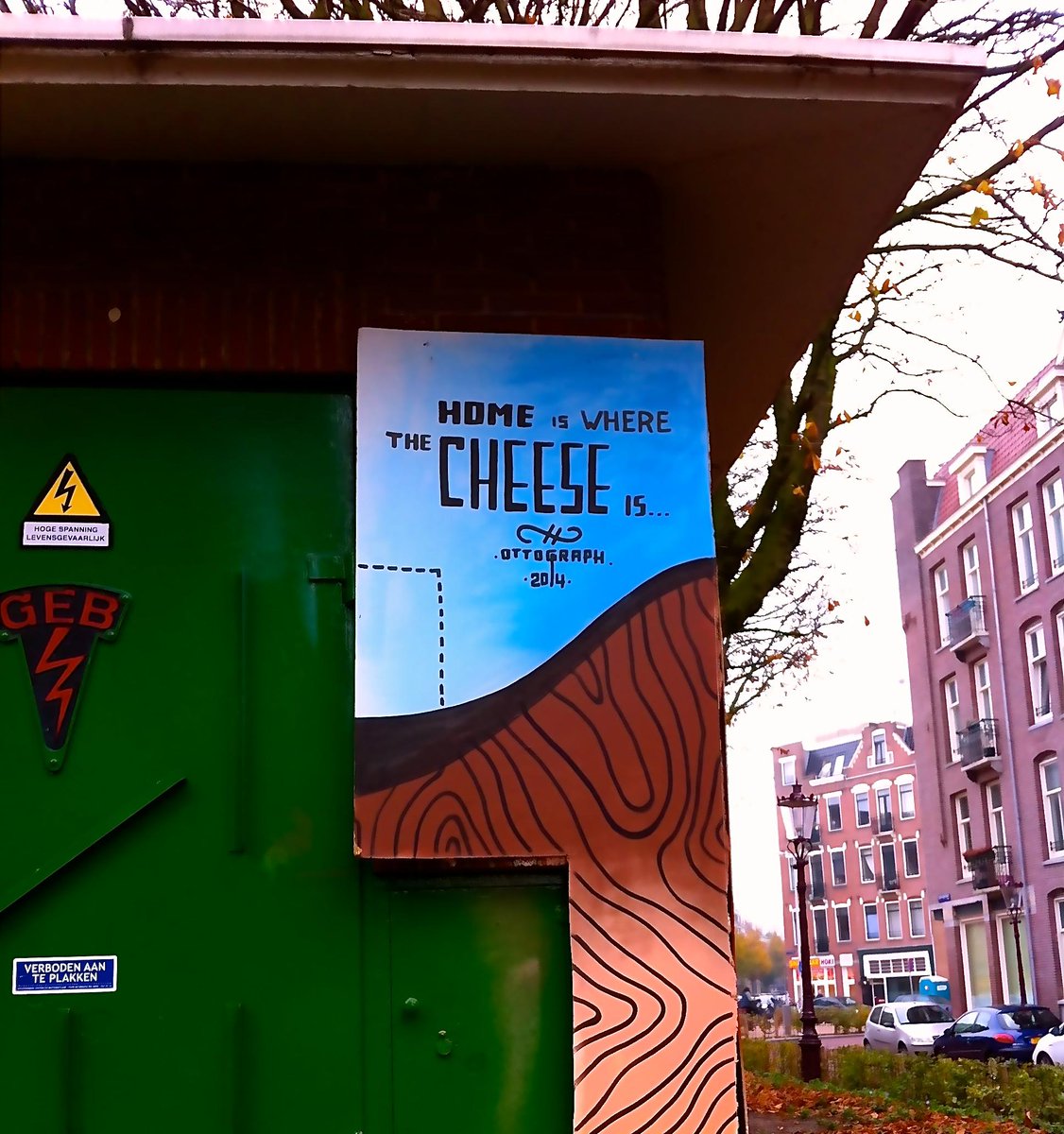 #graffiti kunstwerk van Ottograph in mijn straat. Als ik op reis ben zeg ik altijd: ik mis kaas meer dan m'n familie