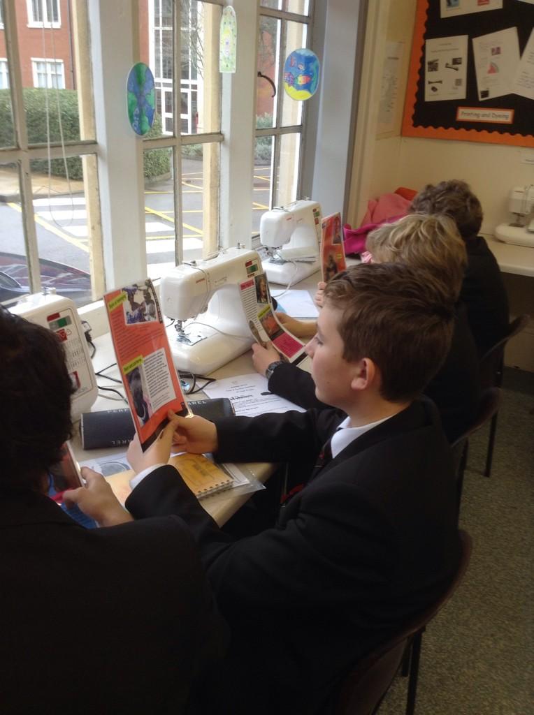 BablakeTextiles's tweet photo. @bablakeschool third years reading about different hats #readingislearning http://t.co/l50VNsj9hk