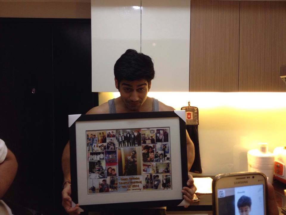 MAHABHARATA_SP's tweet photo. Pic - @lavanyabhardwa1 with his Bday Gift!
#HBDLavanya 
Shared by him on FB. http://t.co/9BWBy3bSkO