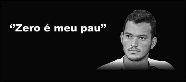 Karolinda98's tweet photo. #MariaEuSeiQueVoceTreme #SentaramNoSabugo #AquiÉGALO 🐔 http://t.co/roWtmJVZge"
