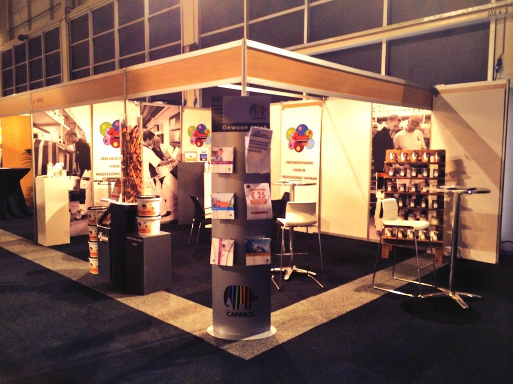 lacq_fluxaf's tweet photo. Dag 2 op de @SGA_EH  in Gorinchem met @PopulusPaint #afbijt #reinigers #jachtlak #natuleum #energol #Lacq #schilders http://t.co/RklZBDTRP5