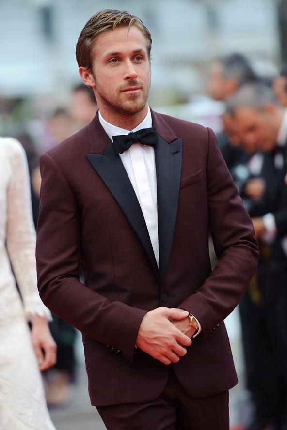 BritishVogue's tweet photo. Happy birthday Ryan Gosling! http://t.co/bGh1uPZ9U8 http://t.co/G5SXtxVe6v
