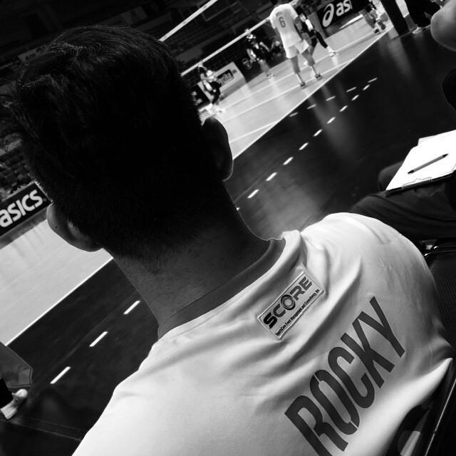 ShakeysLeague's tweet photo. via @tvmsystema's IG:Waiting. #PSLGrandPrix #TVMBenchSystema #volleyball #SystemaPH @BenchTM #Asics #sports #fitn... http://t.co/mzsbJaYVwU