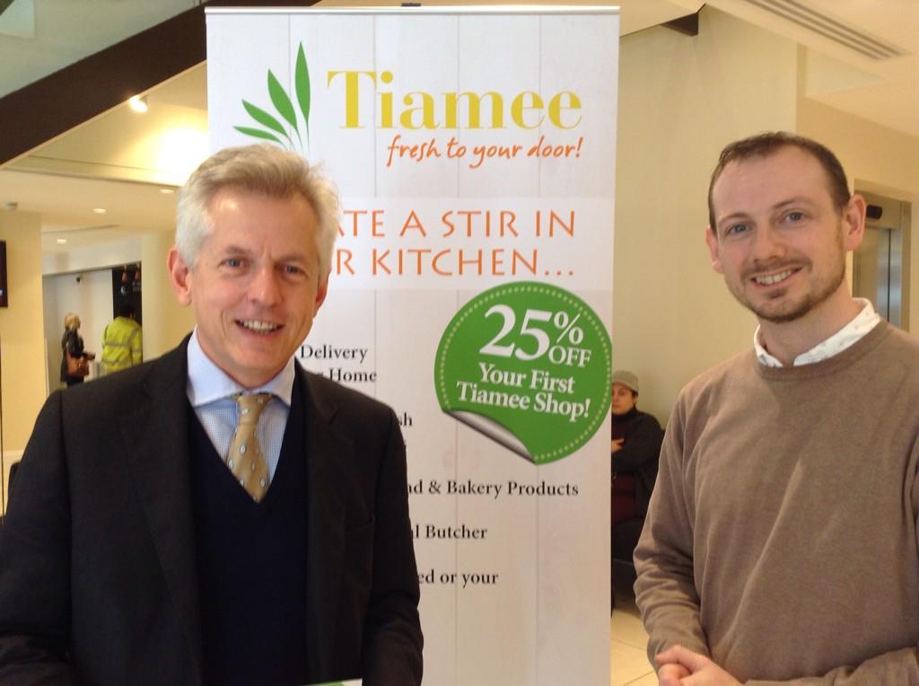 #barclays bus start up <a href="/Tiameefresh/">Tiamee</a> gets visit from @RichardGrahamMP . Part of your 5 a day.