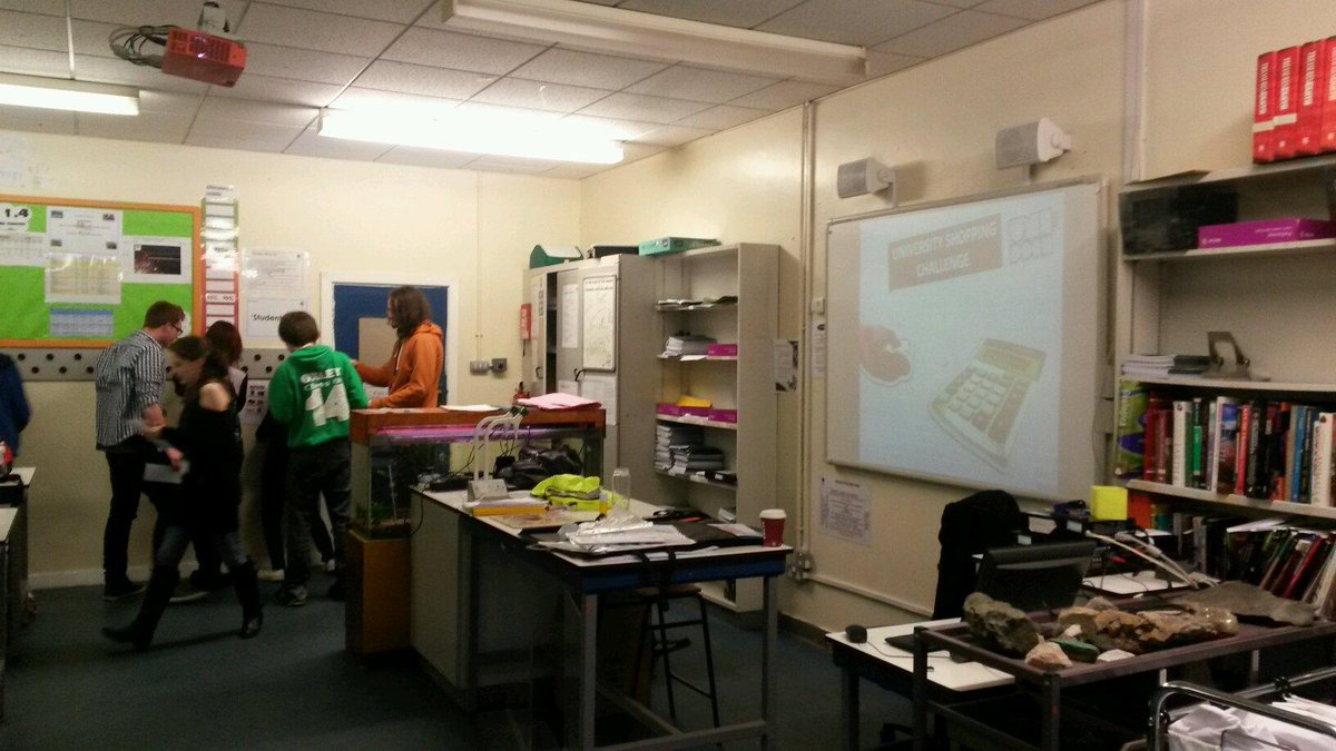 MyBnkNorthEast's tweet photo. @CA6thform @Five_Lamps @MyBnk Y12 students tackling student finance right now! #UniDosh http://t.co/SWnDQMsXcN