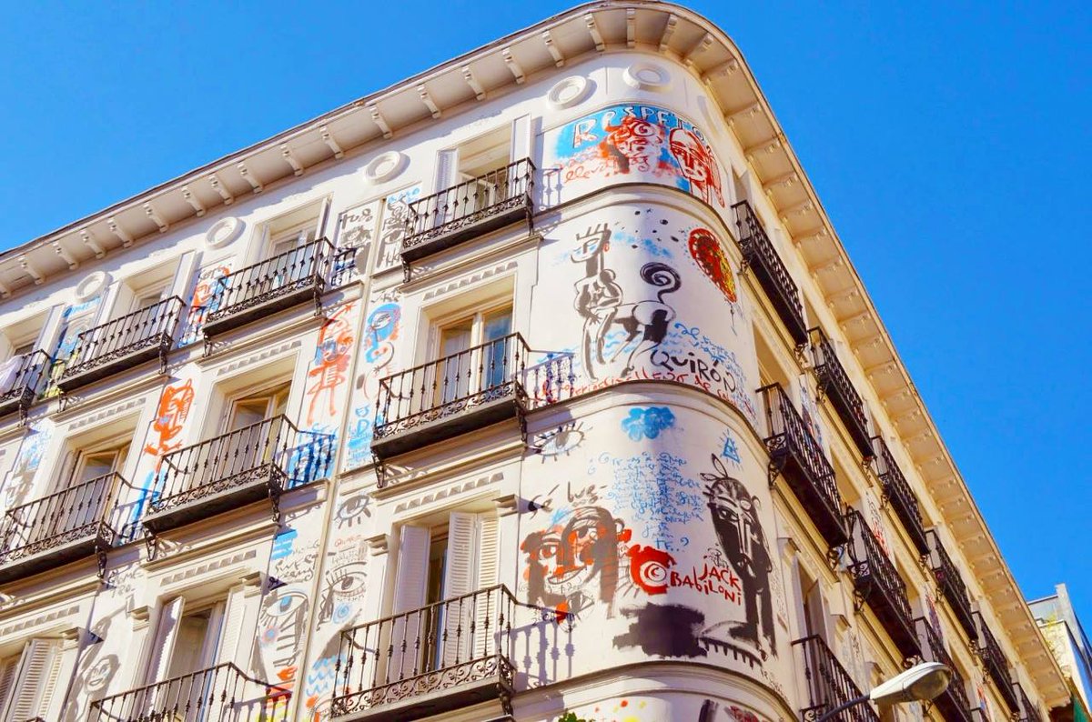 infohostal's tweet photo. El Barrio de Malasaña es uno de los más emblemáticos de la ciudad de Madrid http://t.co/43nnX9jx6S http://t.co/KZUeq24am2