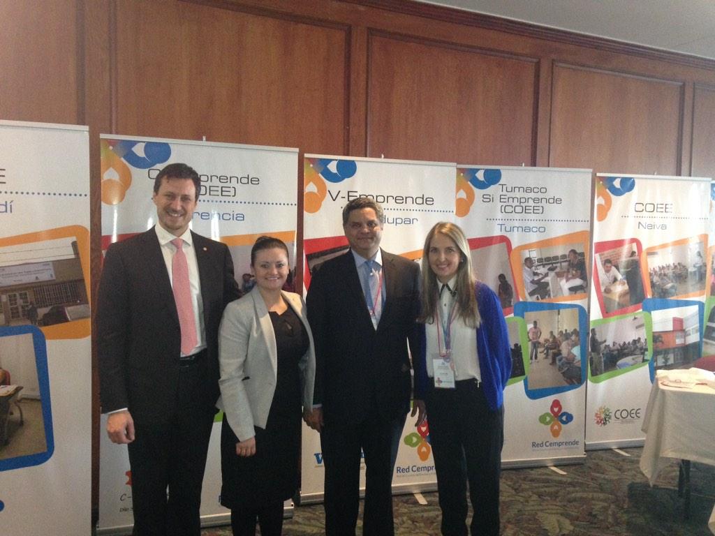 ArnaudPeral's tweet photo. Foro Nacional #redcemprende. Generando oportunidades laborales para los mas vulnerables con @DPSColombia http://t.co/4U1fm8d3AY