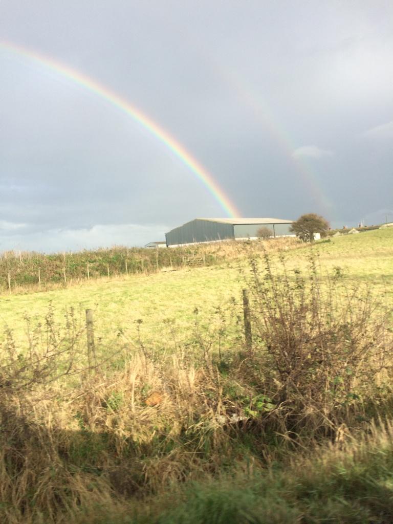 faulkner_darren's tweet photo. A colourful morning ending with a colourful #Rainbow ! #EastYorkshire #HullBest http://t.co/zJFcOu9KZ9