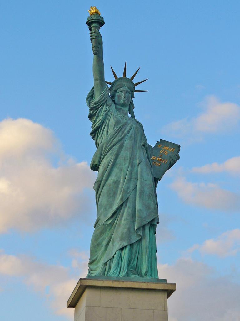 FestAmerica's tweet photo. #WCW Lady Liberty. Beautiful, isn't she Braves?? #merica http://t.co/hrxjfbAHO4