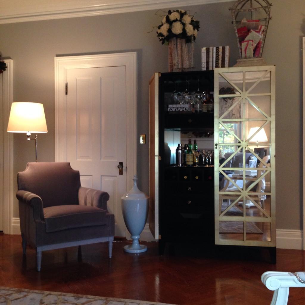 rittenhousehome's tweet photo. #JLGPrinceton,#rittenhousehome, #BucksCounty,#Chaddock,#Hickorychair, holiday showhouse 159 Library Place Princeton http://t.co/BPFBCoQQJG
