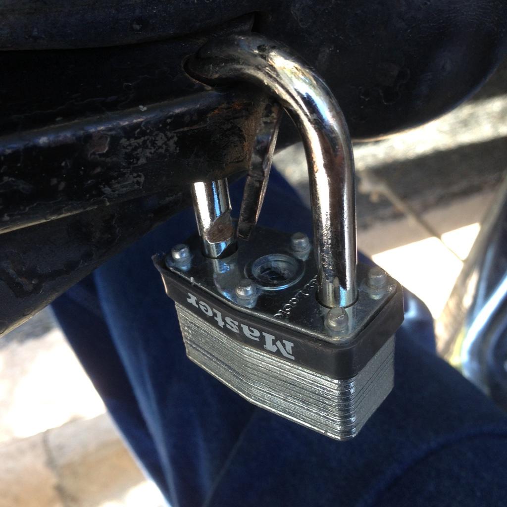 Carp78605's tweet photo. @DDdonica1 your guys ever do anything like this. How do I fit my key in here? http://t.co/ggASEJTUZO