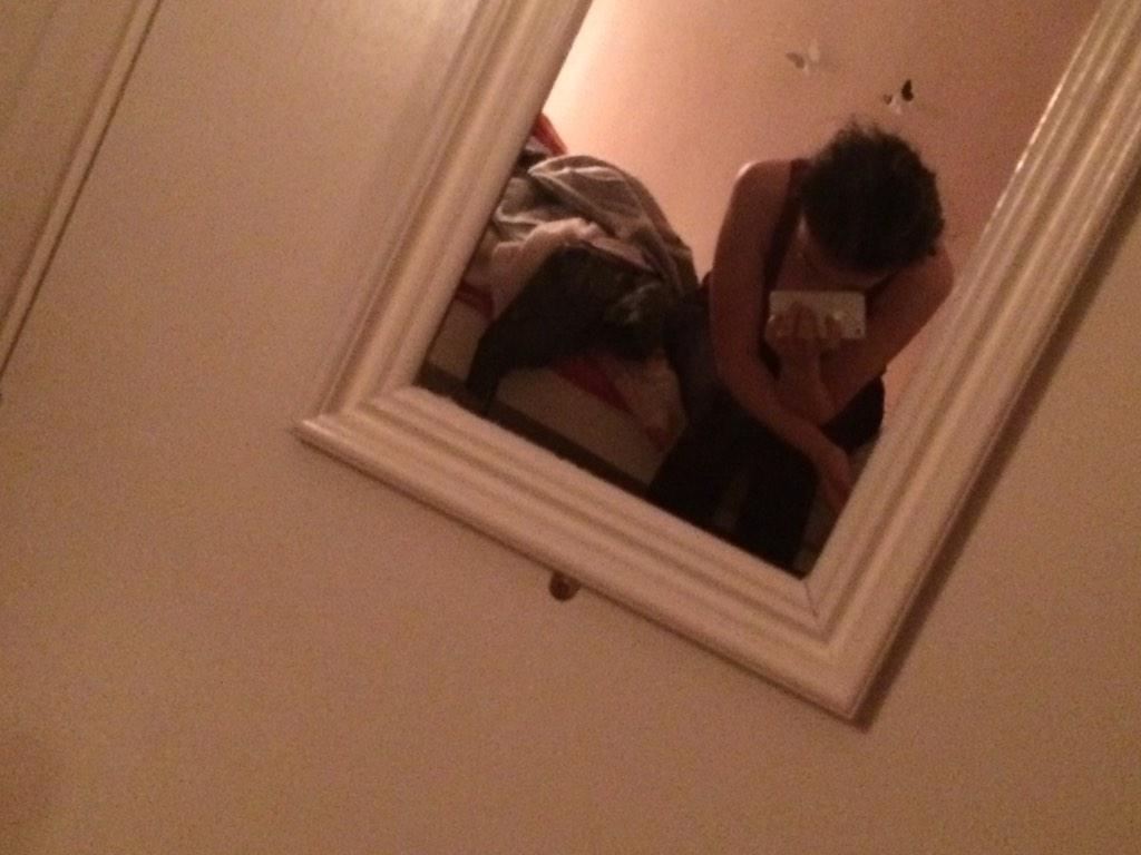 KezzaForever's tweet image. Can't even be helped right now. Feeling dizzy and sick 😞