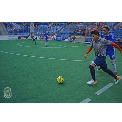 whereyourorange's tweet photo. Byron Alvarez looking to score.
#WheresYourOrange #WichitaB52s #Indoor #Soccer #Futbol #Love #Passion #InstaGood #Pro http://t.co/eKBVl8RMvw