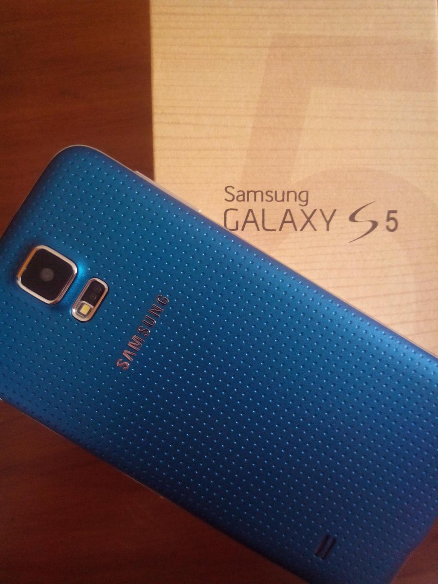 MovilClon's tweet photo. Samsung S5 clon por 150 euros!!! 2GB de Ram, 16GB de Rom, 16mpx con envio por contrareembolso!!!!!!! http://t.co/TiGTpeVsD0