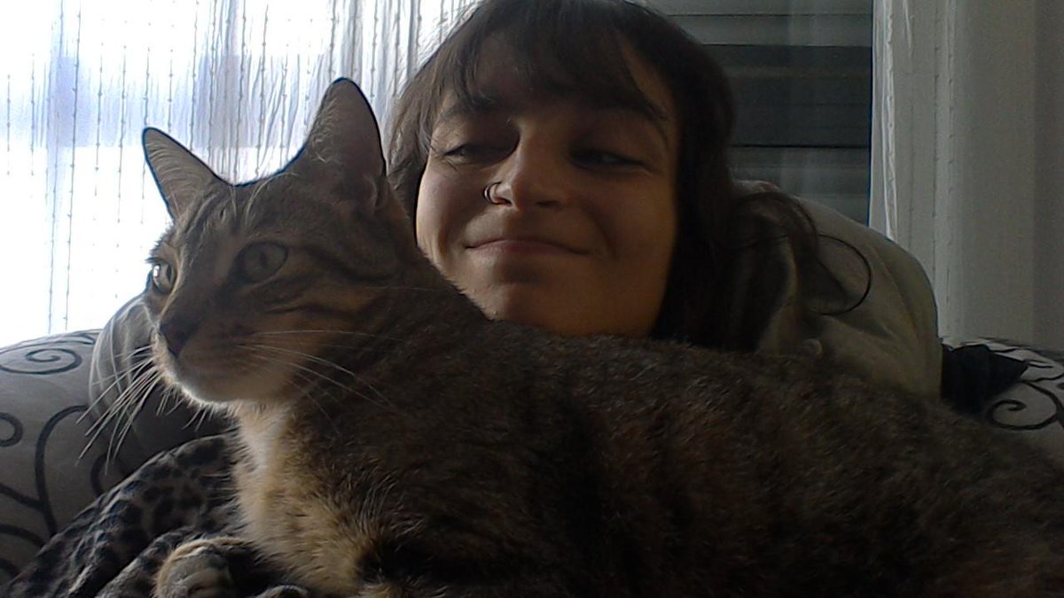 delilahx's tweet photo. Intento hacer apuntes, pero me cuesta. No sé por qué. http://t.co/yvute2xEyO