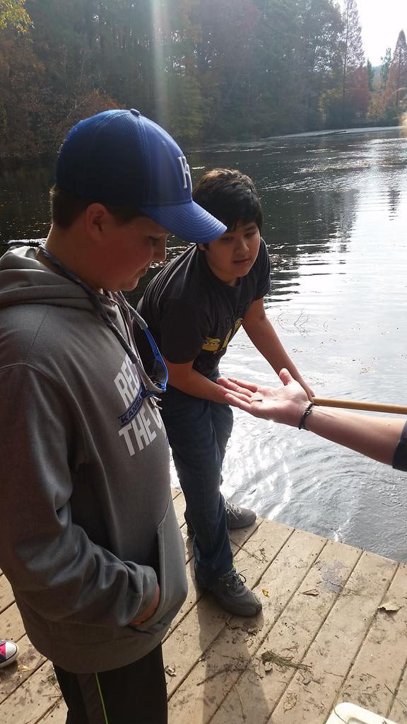 MrsPerryAMMS's tweet photo. HBMS learning and exploring thanks to @ChattNature! #HBMSHawks #hbmsSTEM http://t.co/1NCgqfLbsW