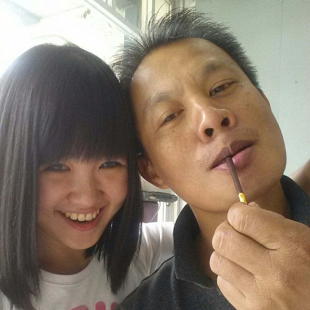 chriscyntya's tweet photo. Jadi, waktu ulang taun ke 23, Papi bilang kalau aku bakal selalu jadi anak kesayangan dia @Prambors http://t.co/TS8wfPzkk0