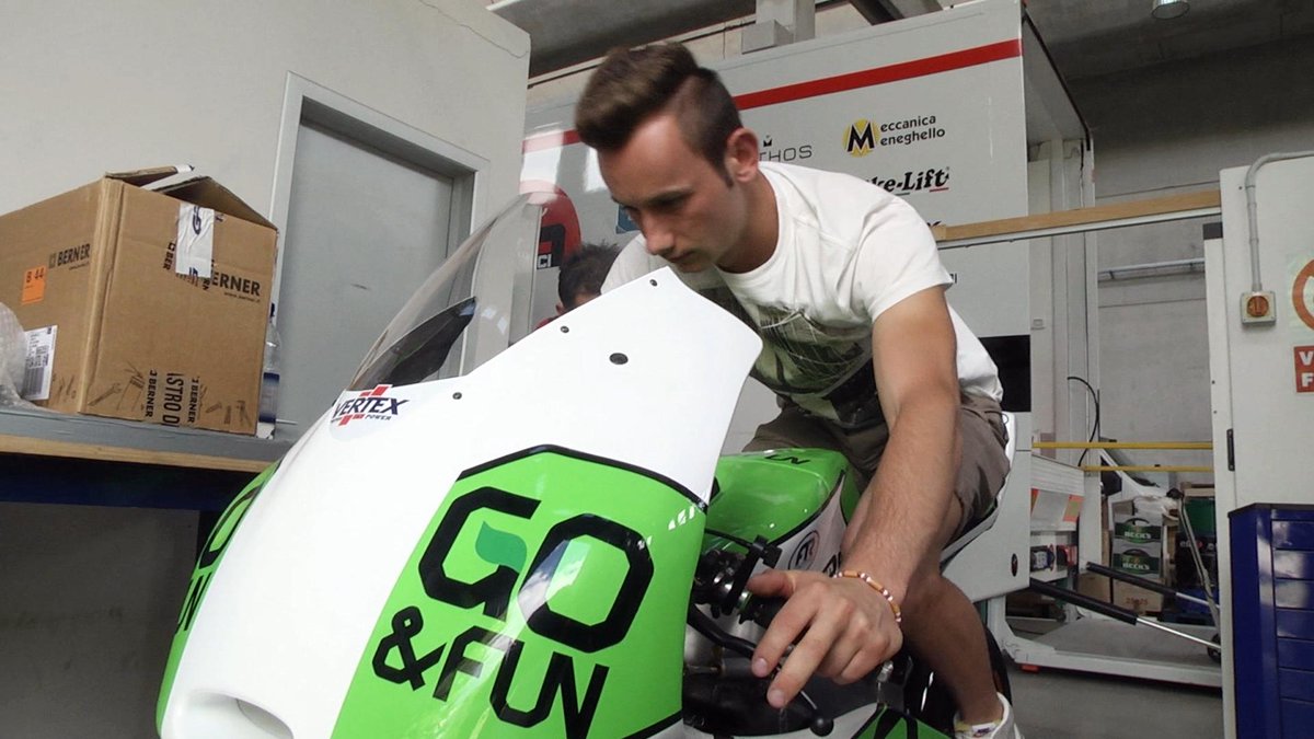 mtvitalia's tweet photo. Valtu prova la nuova moto! #Motorhome http://t.co/MPnLPW5QU8