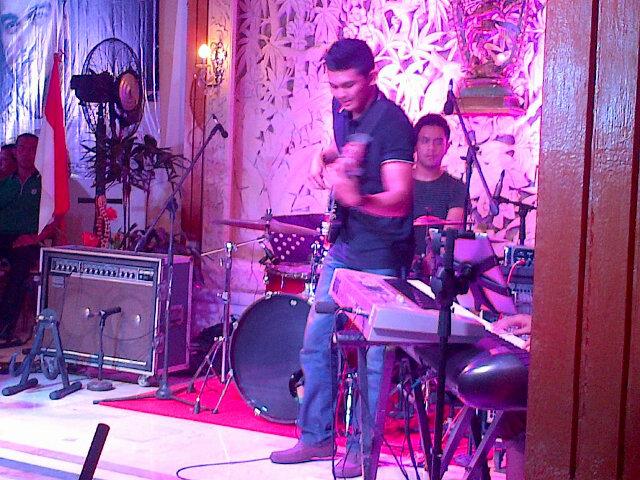 ipenmyung's tweet photo. Lengan yang kuat :p @shadu_shah http://t.co/UTDu4Cr2z2