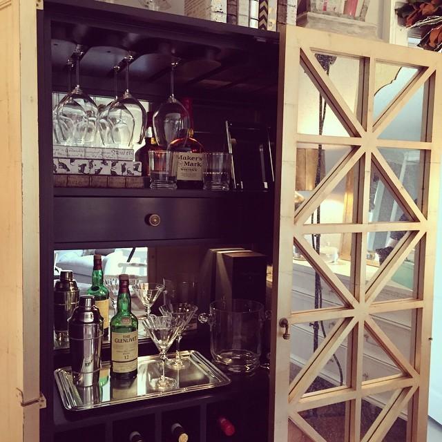 PrincetonScoop's tweet photo. God we love a #bar in the bedroom. Yes! @rittenhousehome http://t.co/DawgExgJhy