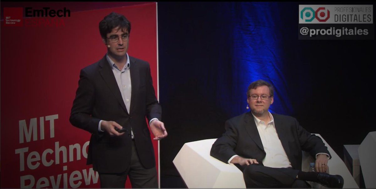 UnusualStudios's tweet photo. #EmTechES Escuchando con interés a los ponentes de "#Bitcoin: Alcance real e impacto" http://t.co/bwVEyp453O