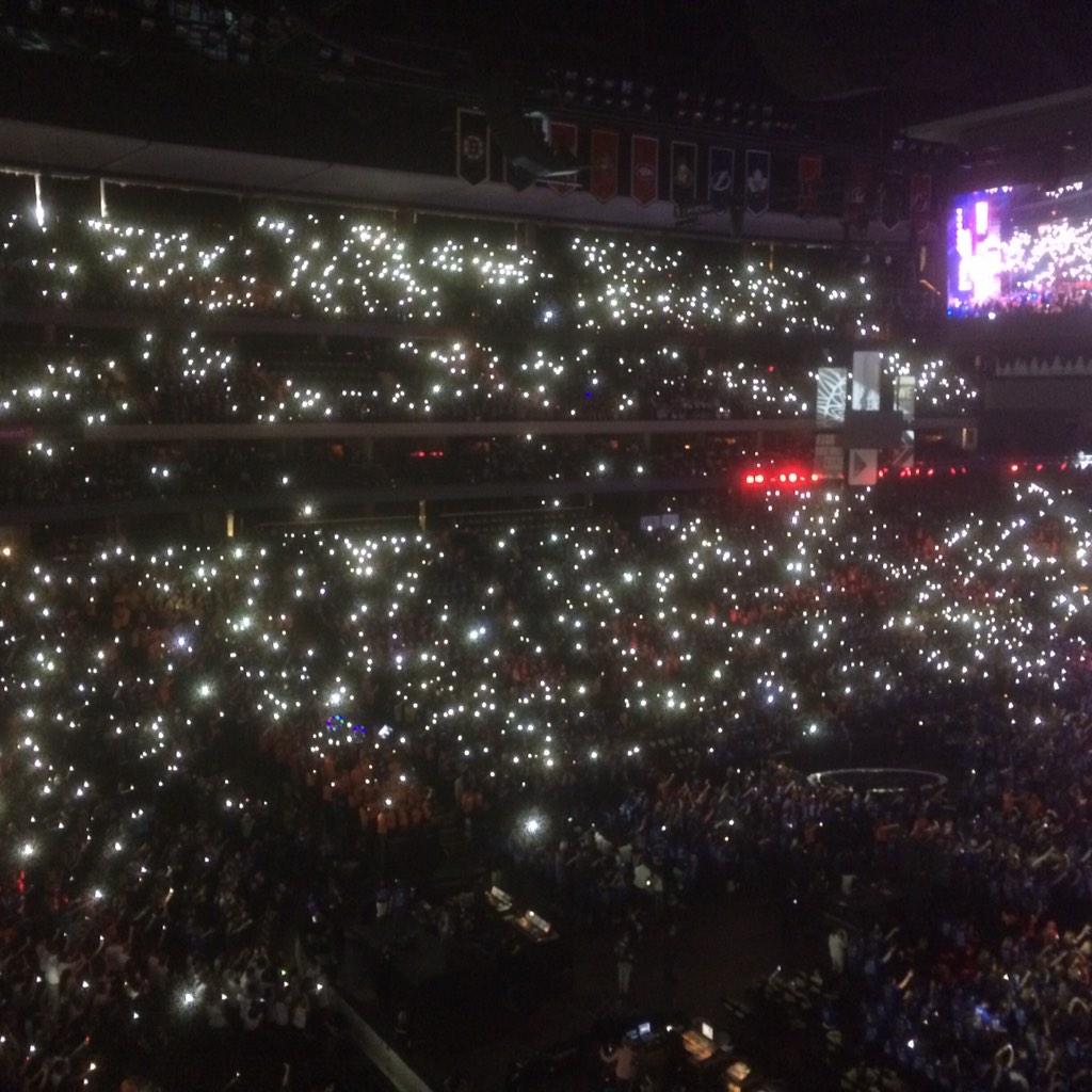 CRLEOCLUB's tweet photo. @kardinaloffish at #WeDay @weday http://t.co/deerC87dd2