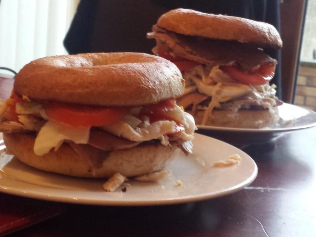 DonnaKenny4's tweet photo. His and hers build up bagels after lunch time #hiit @thebodycoach @dpcarlow #90daysssplan #teamlean14 http://t.co/Wg1QXAX9s4