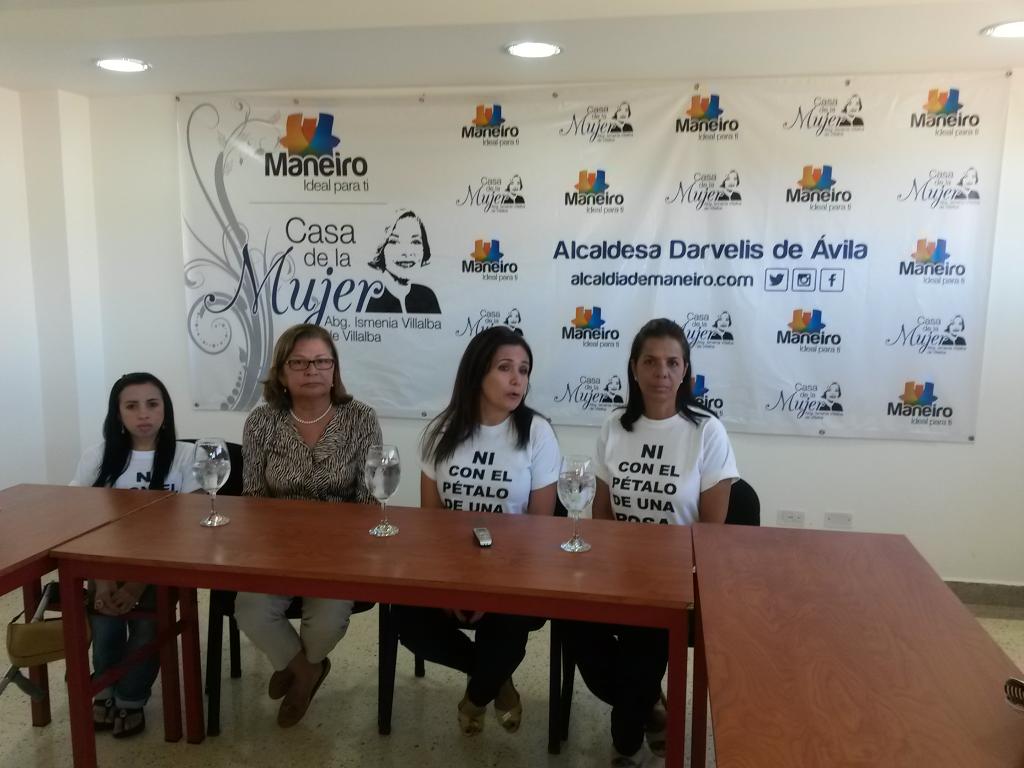 milimarca's tweet photo. X "Mes Internac. de No Violencia Contra la Mujer @1CristinaConti pide apoyo para la labor de Fundación @NuevaMujer1 http://t.co/xcNpExYRJP